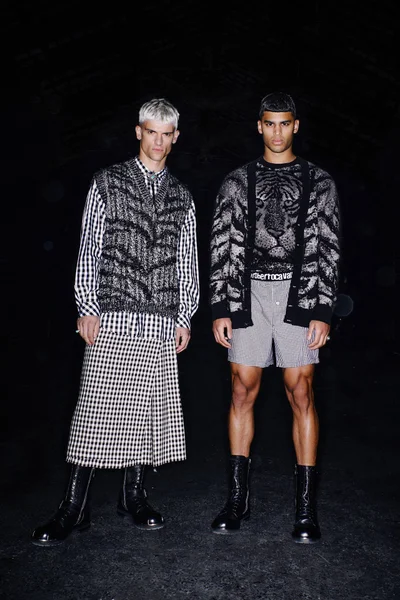 Look 4